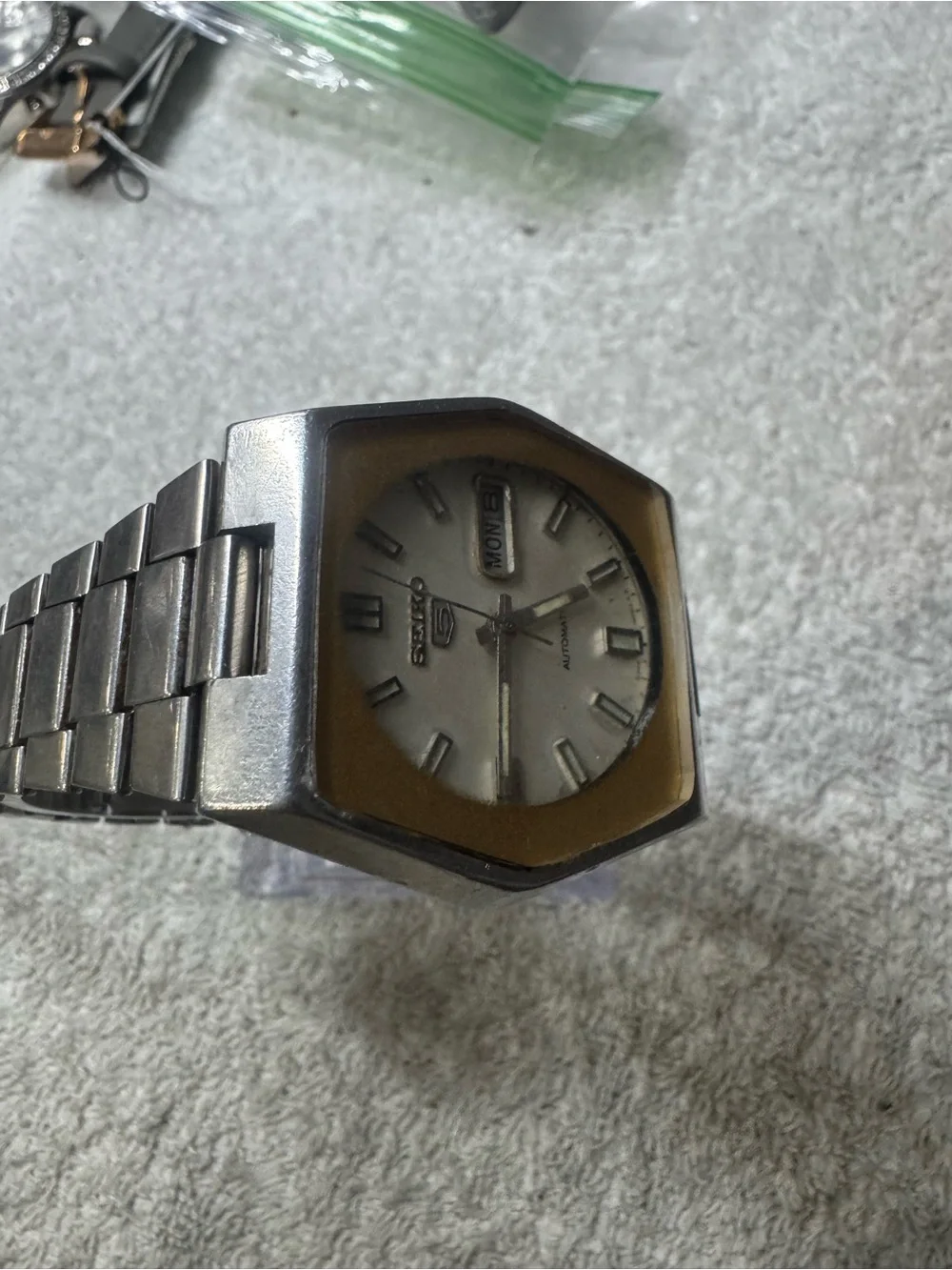 Seiko 5 seiko hexagonal